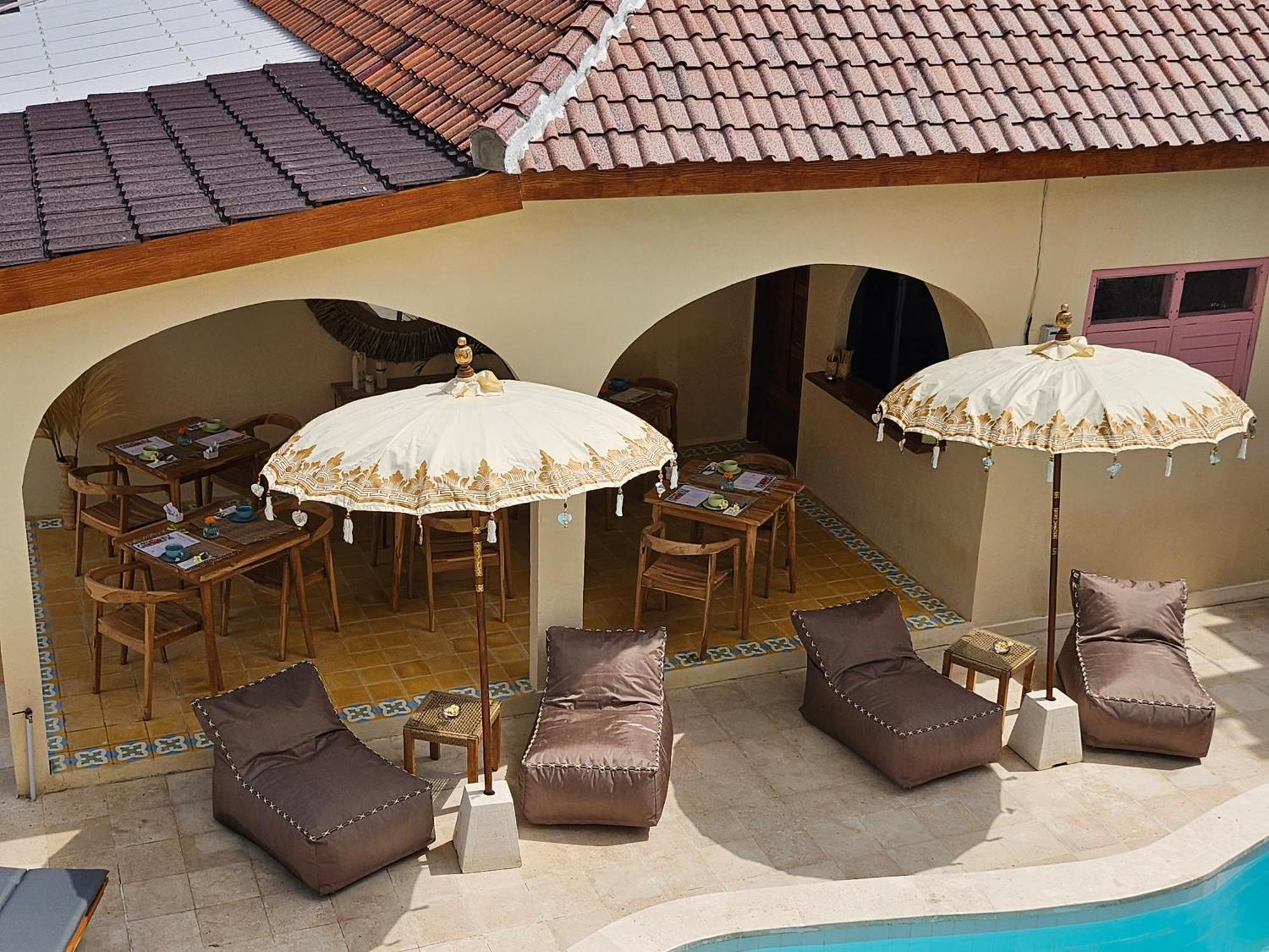 United Colors Of Lembongan Hotel Exterior photo