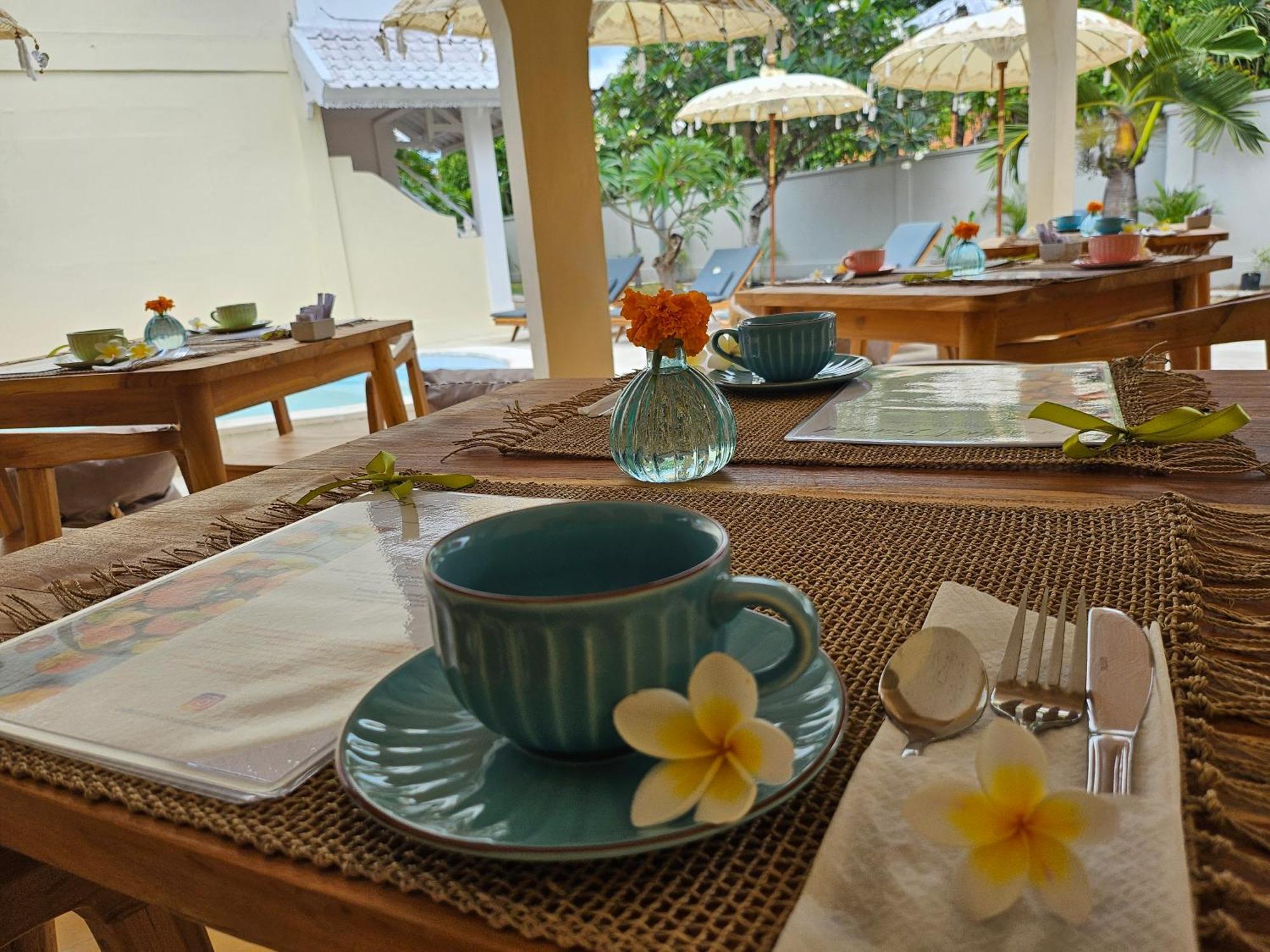 United Colors Of Lembongan Hotel Exterior photo