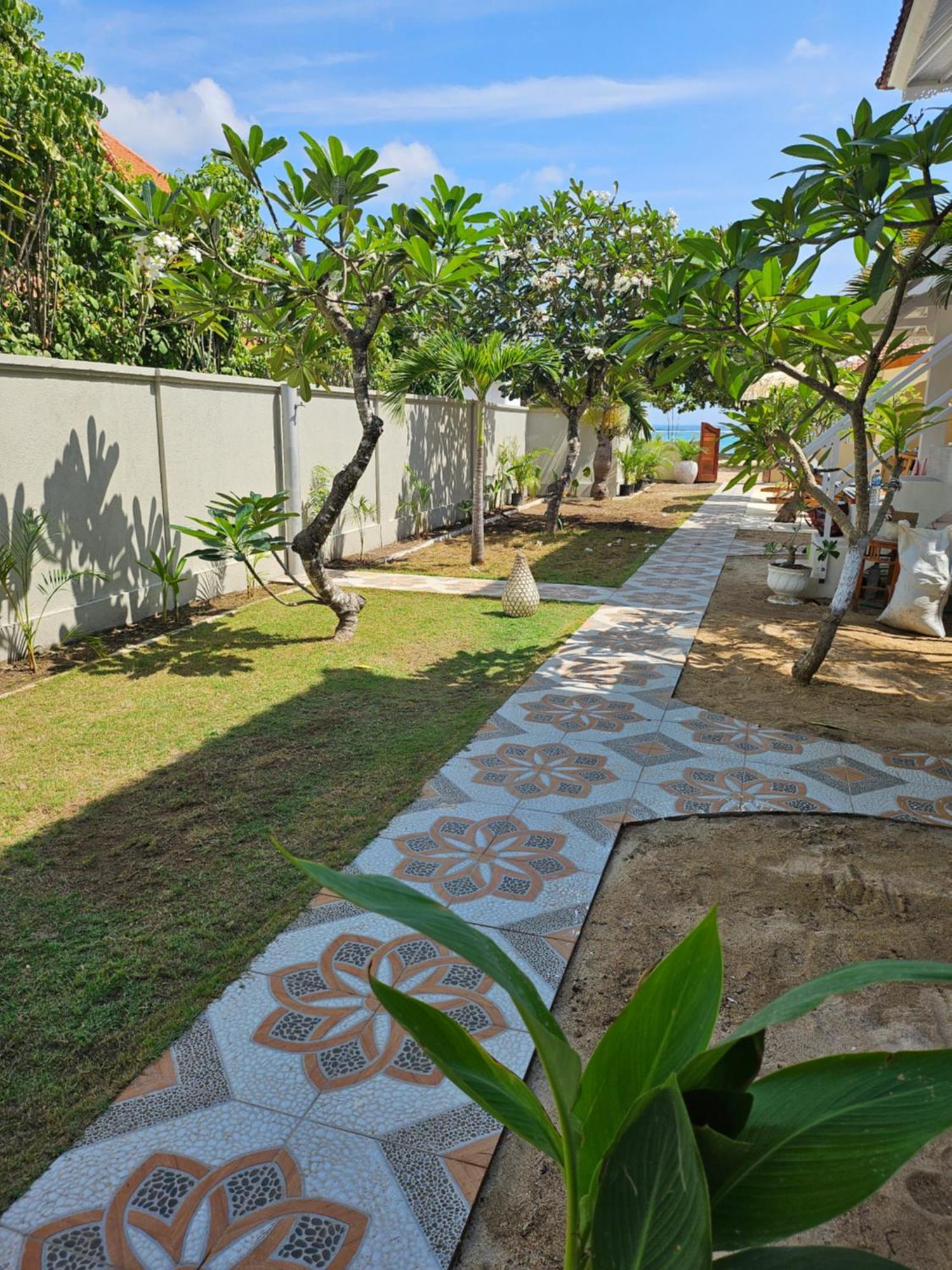 United Colors Of Lembongan Hotel Exterior photo
