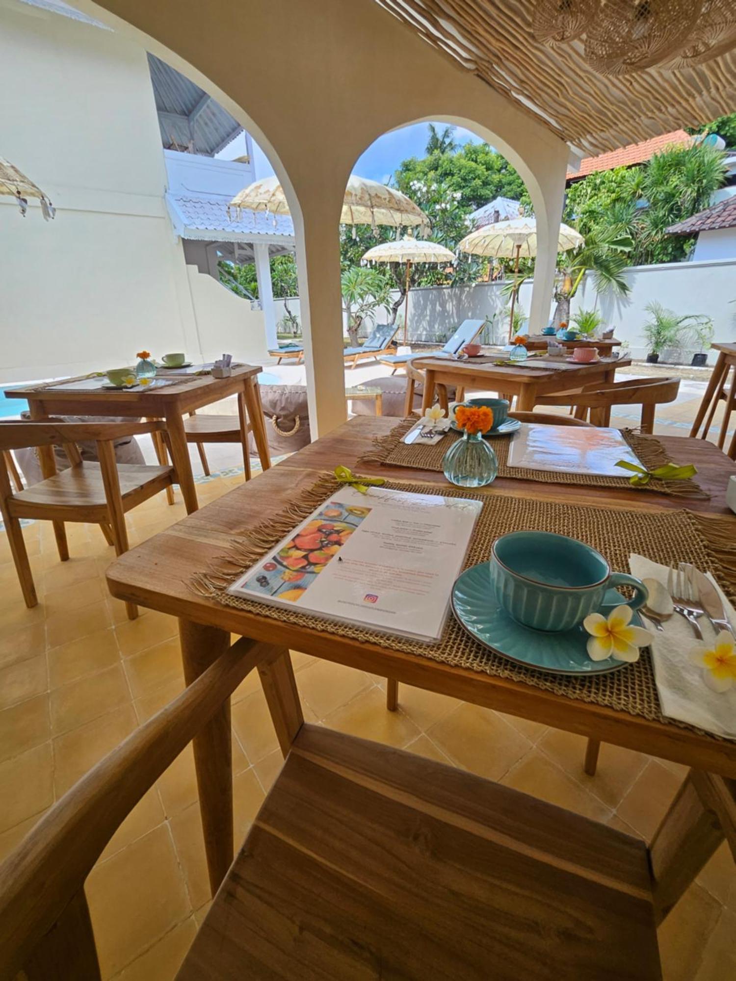 United Colors Of Lembongan Hotel Exterior photo