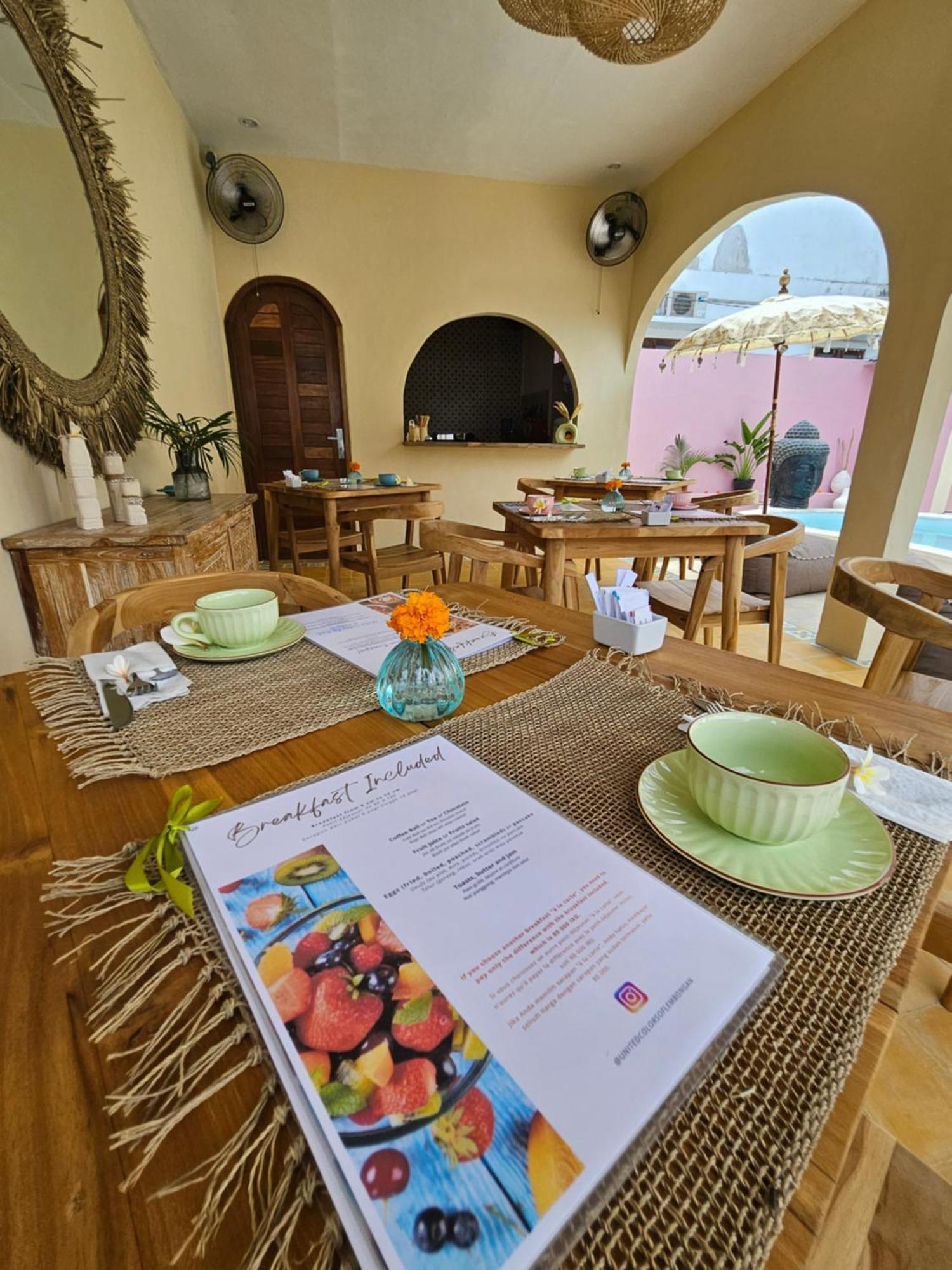 United Colors Of Lembongan Hotel Exterior photo