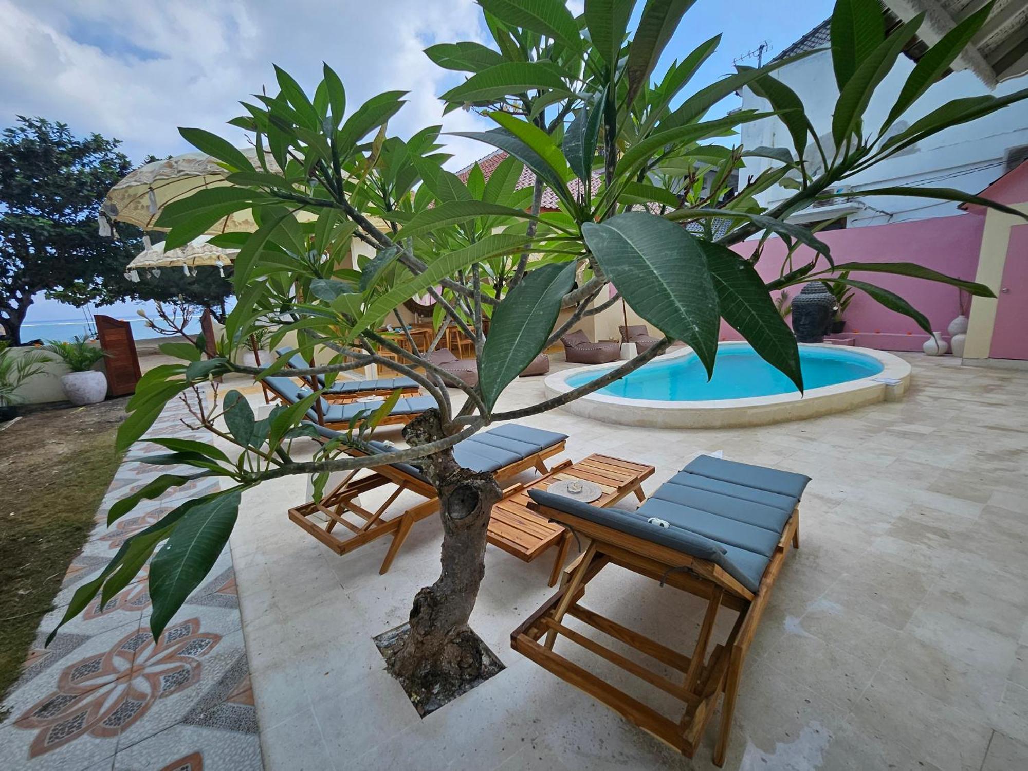 United Colors Of Lembongan Hotel Exterior photo