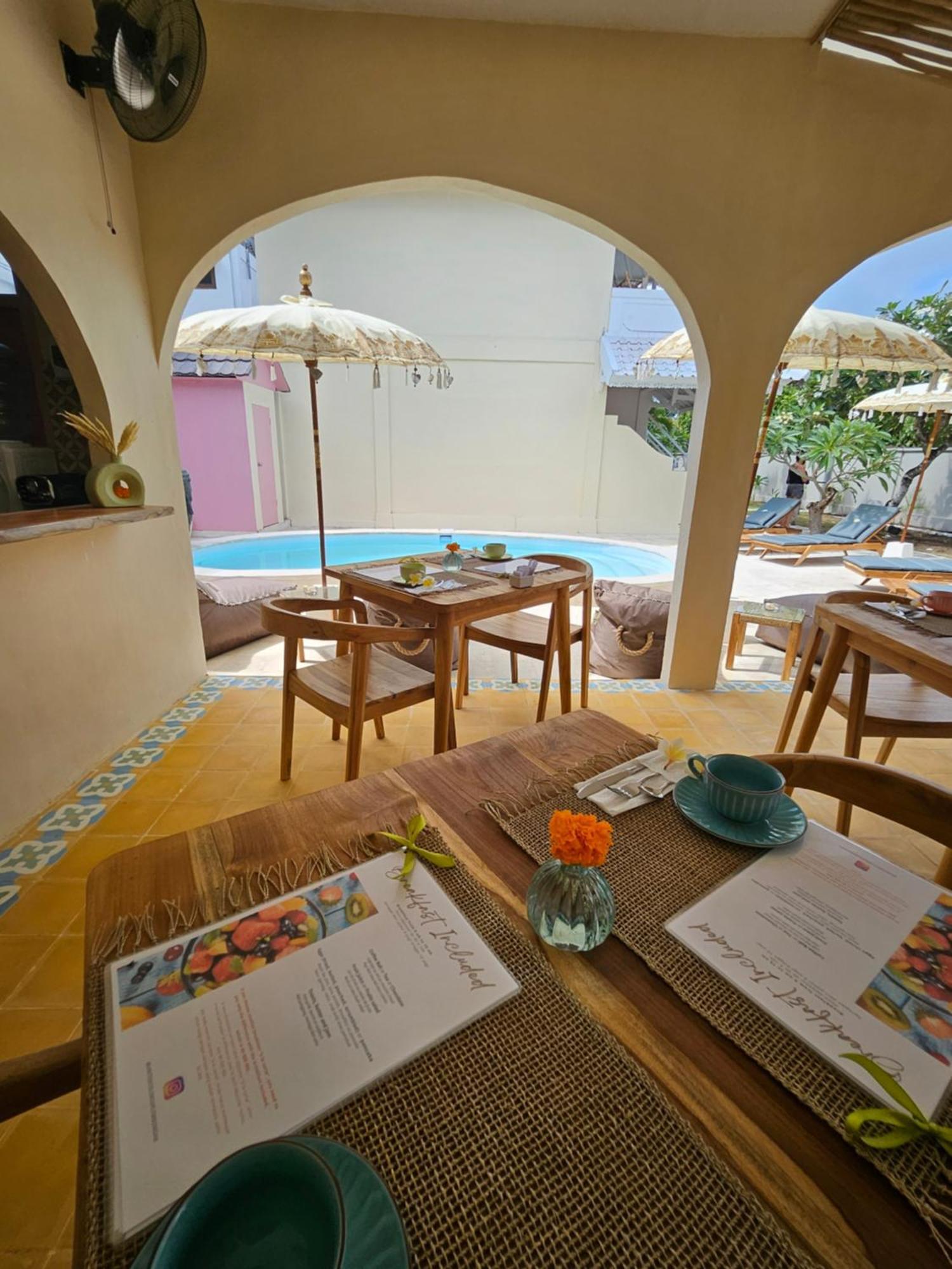 United Colors Of Lembongan Hotel Exterior photo