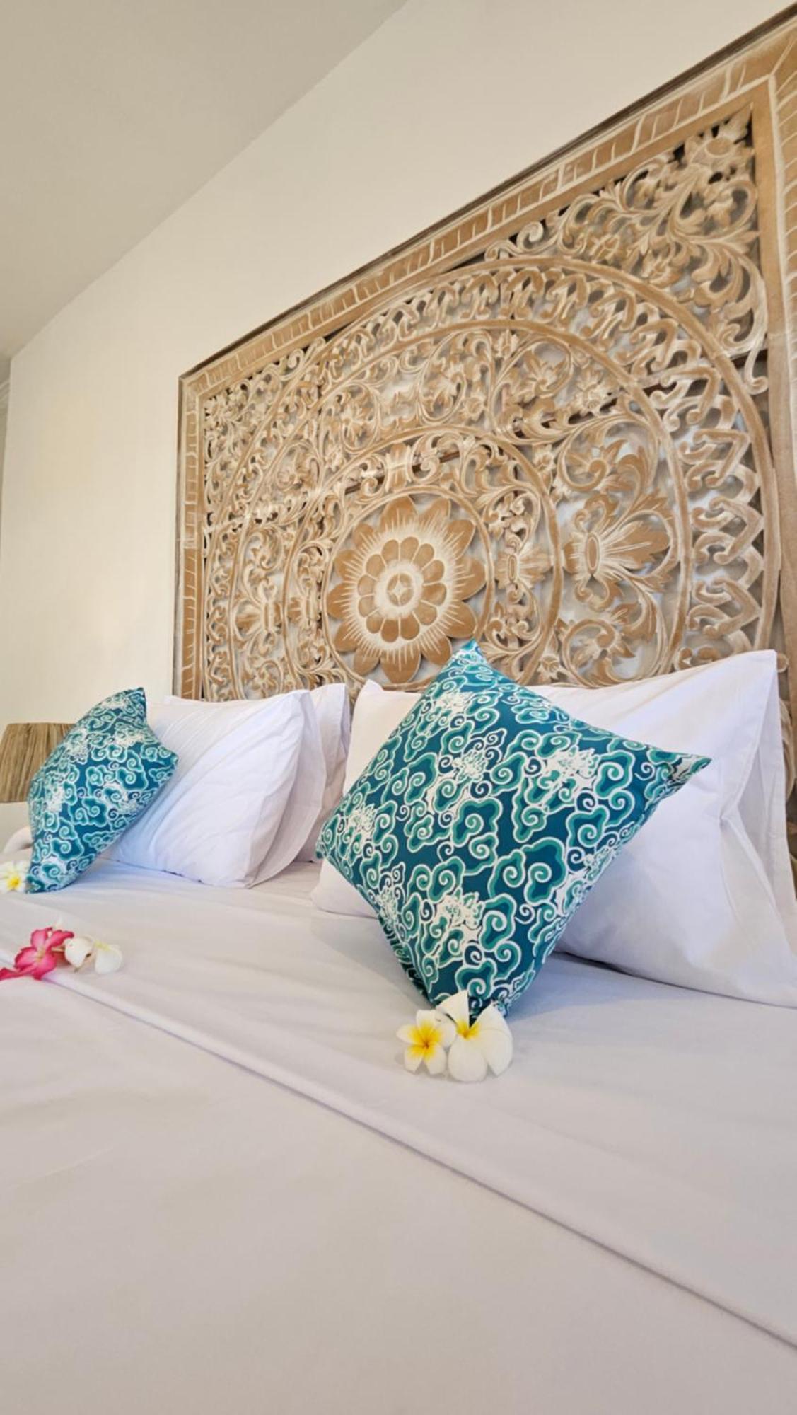 United Colors Of Lembongan Hotel Exterior photo